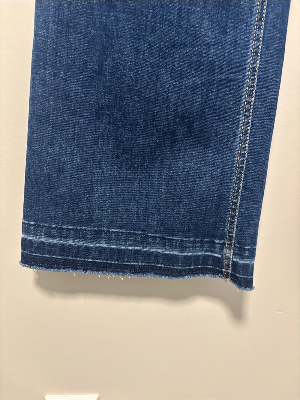 NWT Cambio Wide Leg Flare Jeans in Dark Blue - Picture 4 of 7